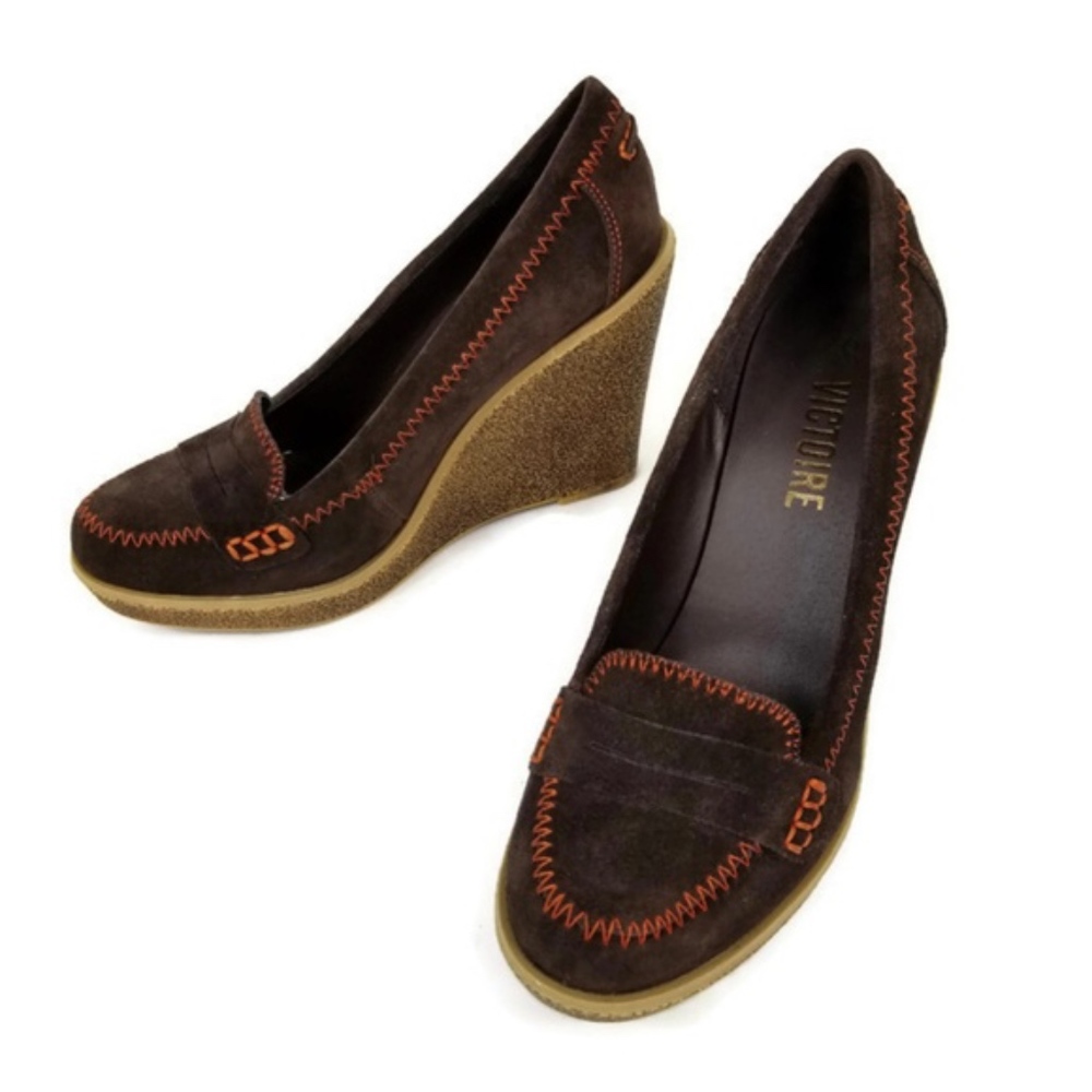 La Victoire Neala Brown Suede Loafer Wedge